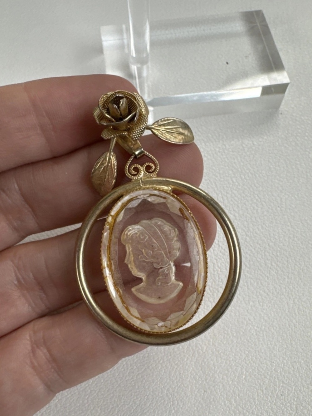 Vintage Gold Tone Glass Intaglio Cameo Pendant - Picture 2 of 4